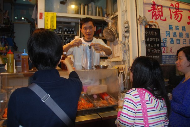 Neighborhood food vendors offer a popular stop for dinner.  photo by Robyn Bushong